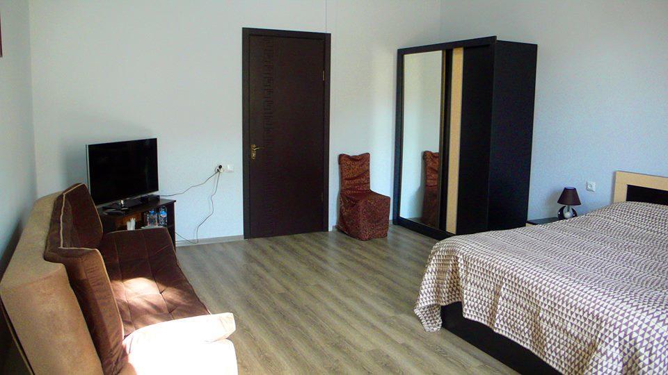 Hotel Newland Chiatura Bagian luar foto
