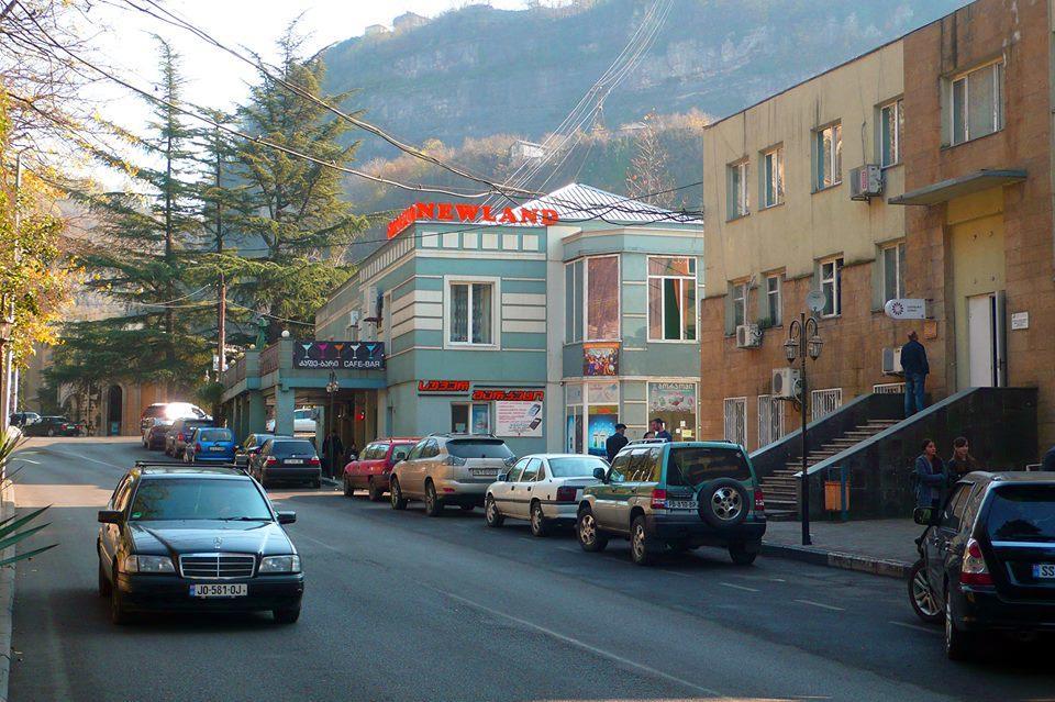 Hotel Newland Chiatura Bagian luar foto