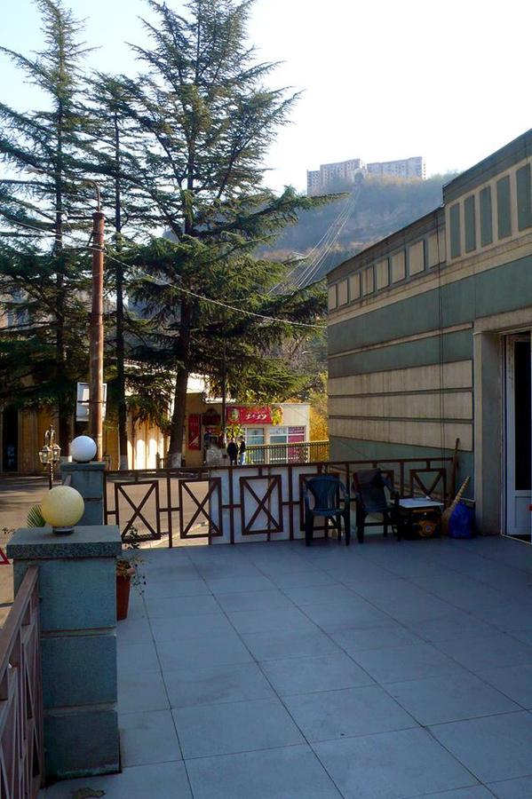 Hotel Newland Chiatura Bagian luar foto